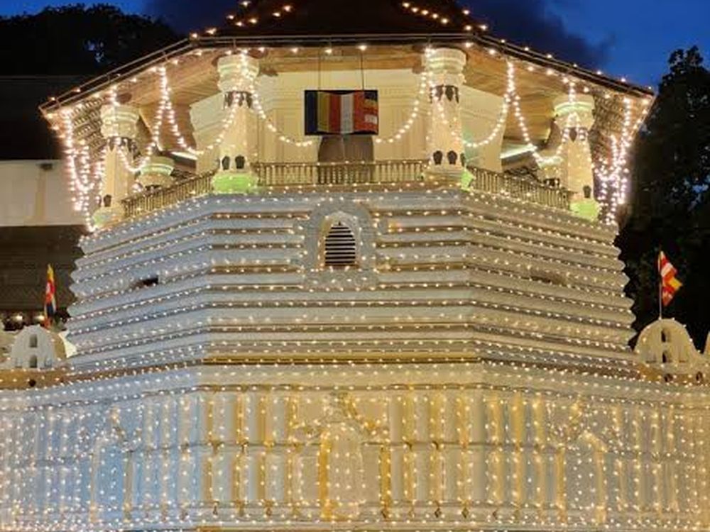 Kandy & the Temple of the Sacred Tooth — Sri Lanka